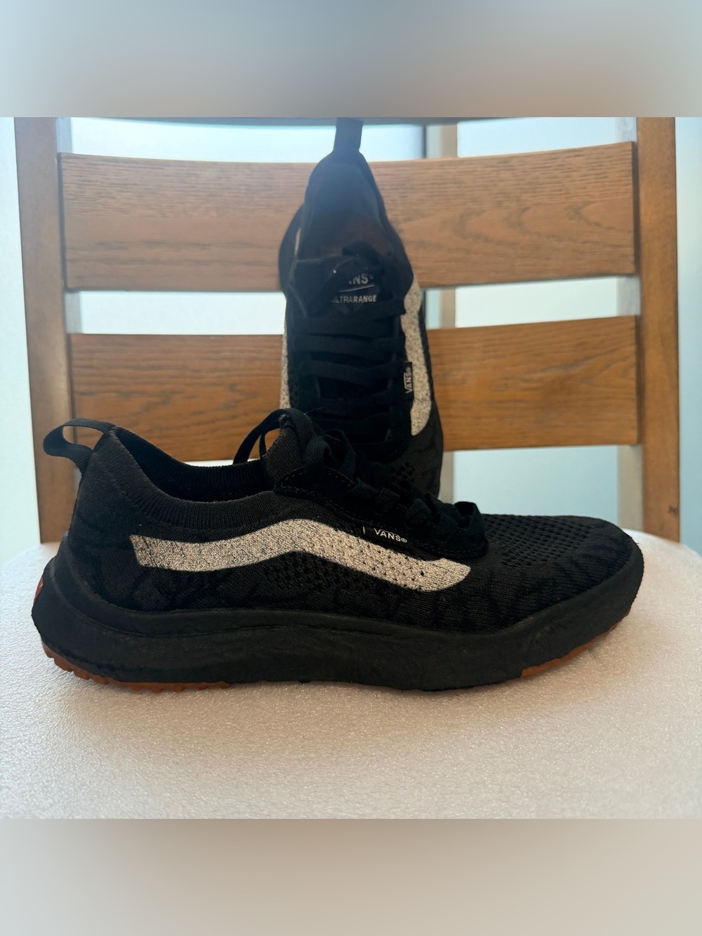 Vans UltraRange sneakers unisex 6 for men 7.5 for women